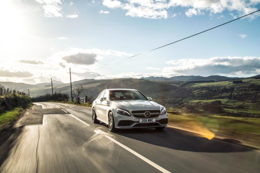  Mercedes-AMG C63 S 2015 года  (UK) (фото 22 из 30)